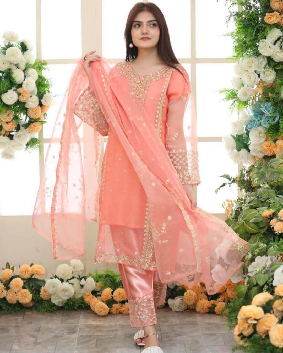 Elegant 3-Piece Pink Organza Embroidered Suit for Women – Shirt, Trouser & Dupatta