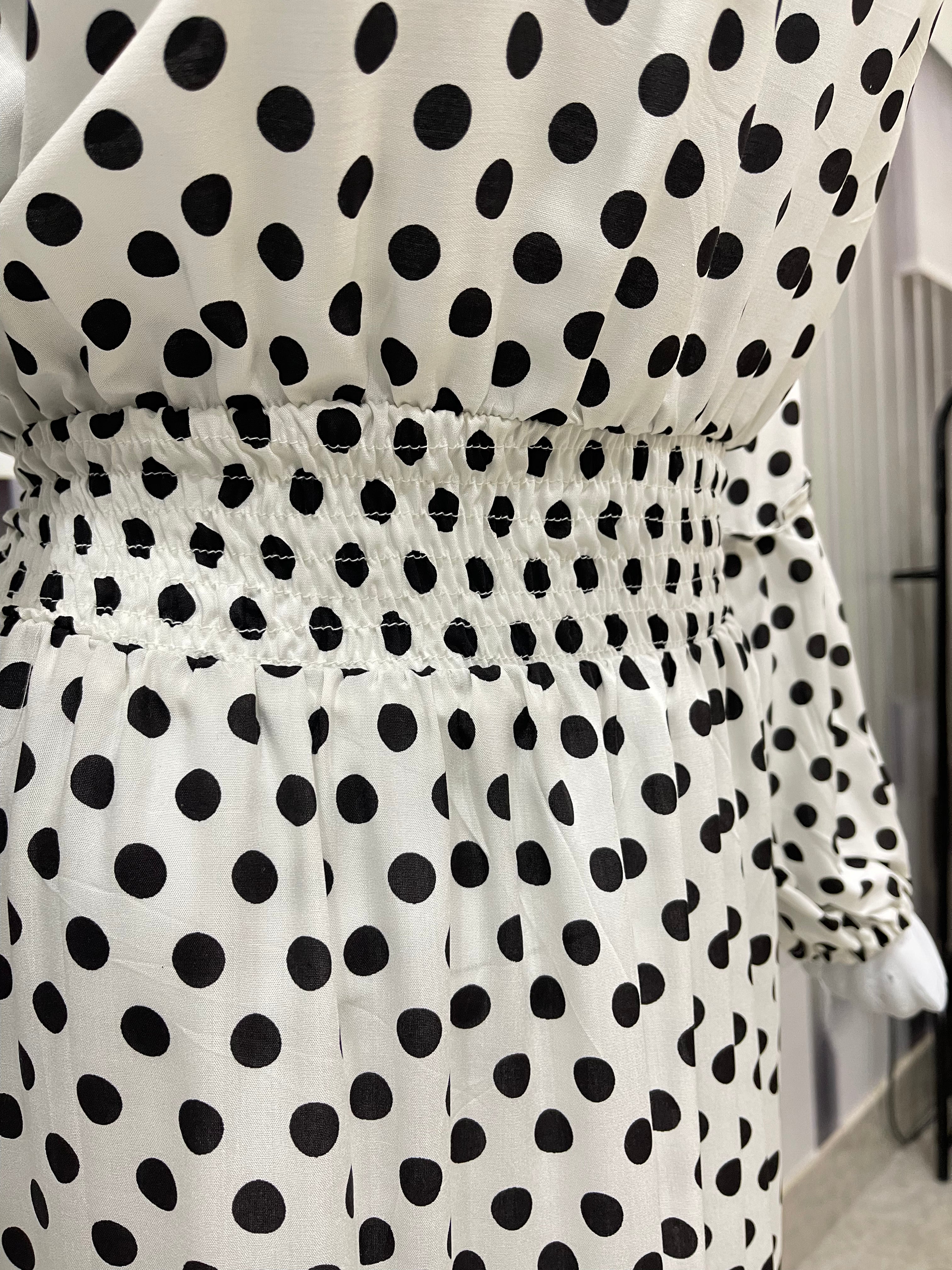 Maxi White Black